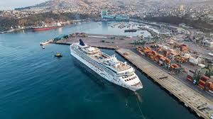 How often do cruise ships dock at the Port of San Antonio